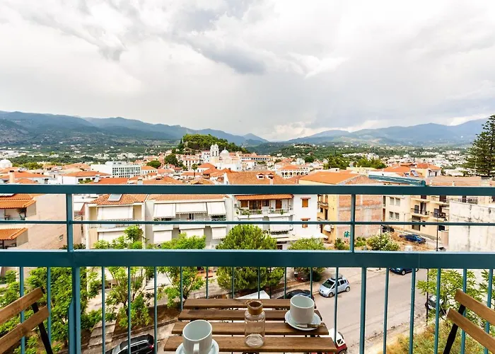 Kalamata Old City - Minimal Urban Retreat