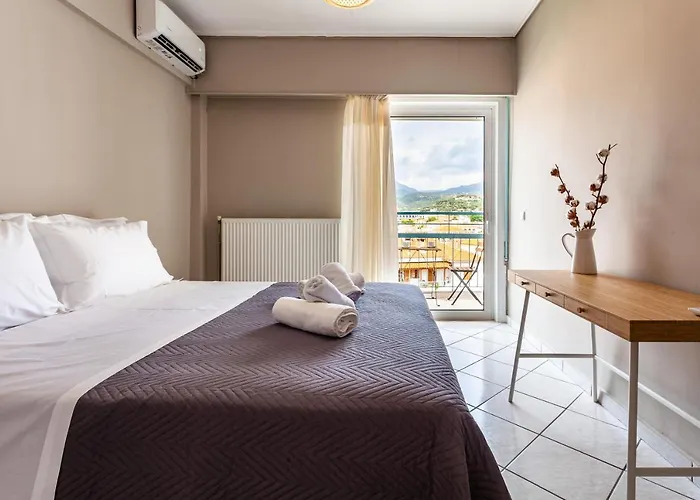 Kalamata Old City - Minimal Urban Retreat