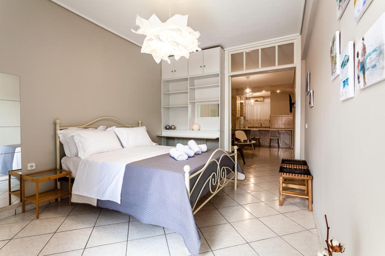 Apartment Old - Minimal Urban Retreat Kalamata